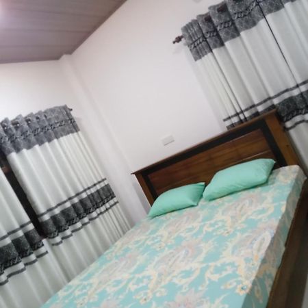 Bed and Breakfast Sky Bloom Homagama Exterior foto