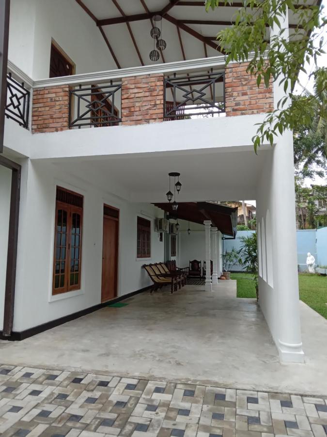 Bed and Breakfast Sky Bloom Homagama Exterior foto