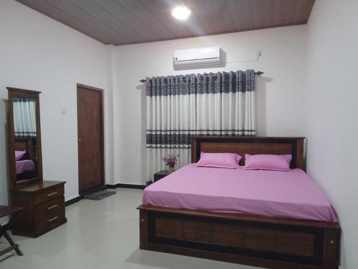 Bed and Breakfast Sky Bloom Homagama Exterior foto